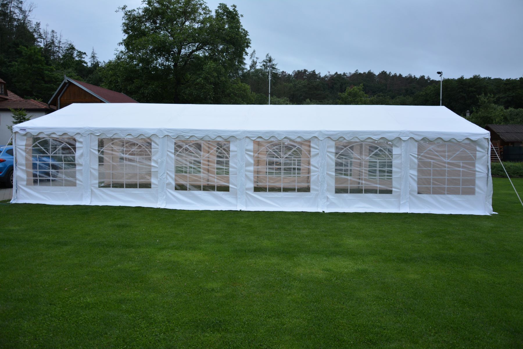 Párty stan u mlýna